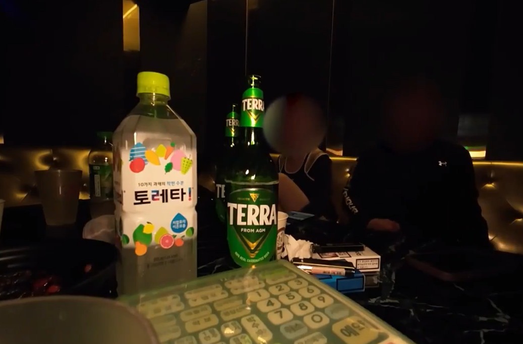 국산야동-회식중에 후배 여직원과 섹스 