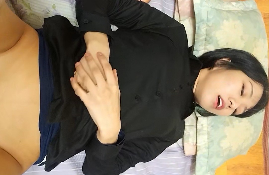 국산야동-리드해주는 어린 여친 